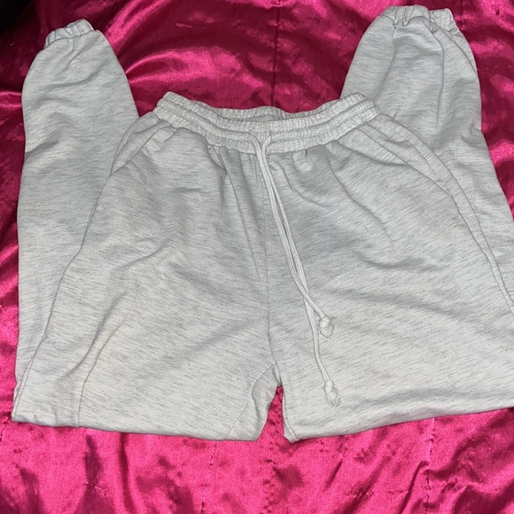 GREY ANGEL RHINESTONED SWEATS 🩶 - Picture 3 of 3